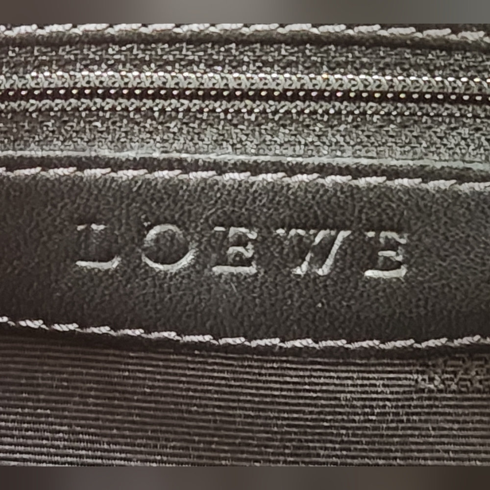 Loewe Camoscio Anagram Bag - Picture 16 of 16